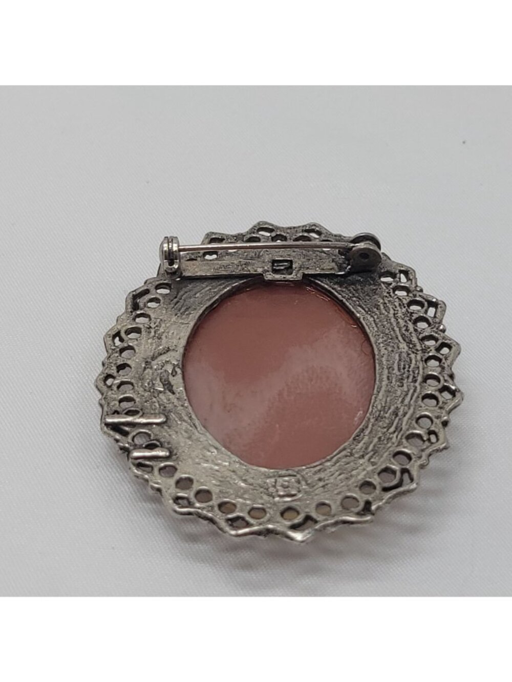 Vtg Cameo Brooch Ornate Silver-Tone Frame Victorian Revival Portrait Pin Oval El - Picture 8 of 8